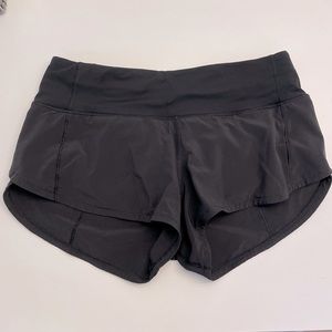 Lululemon Speed Up Low Rise Lined Short 2.5" (Size 2)